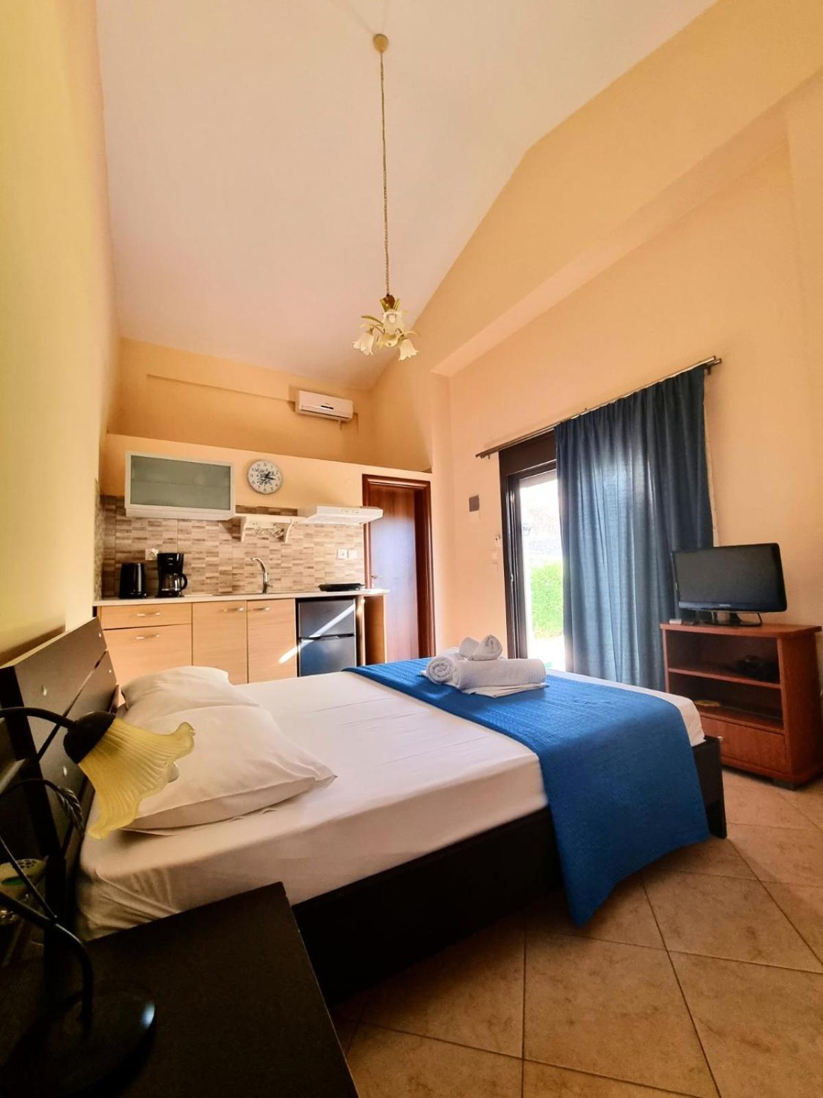 Ktima Amitsa Studios & Apartments Sarti Esterno foto