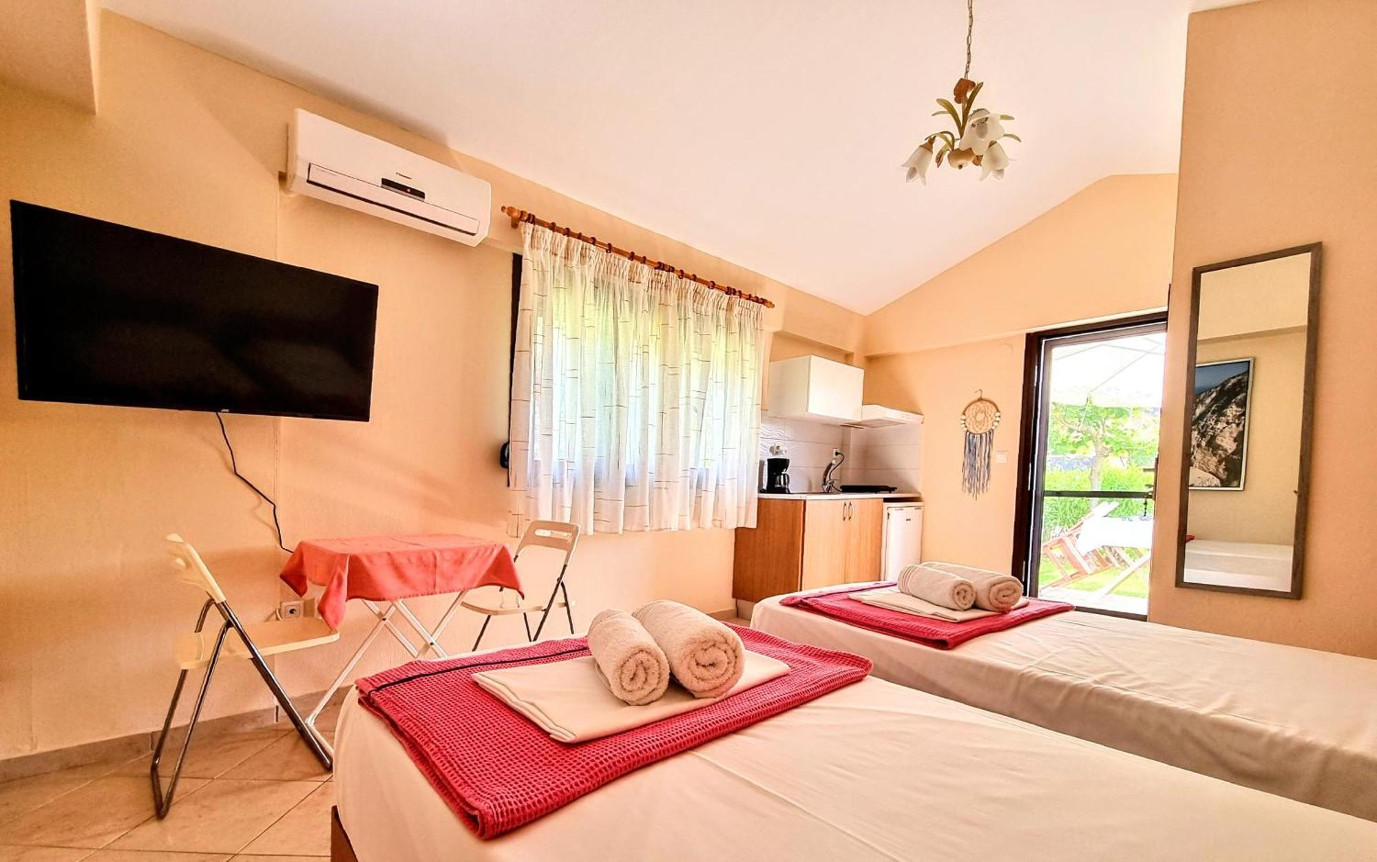 Ktima Amitsa Studios & Apartments Sarti Esterno foto